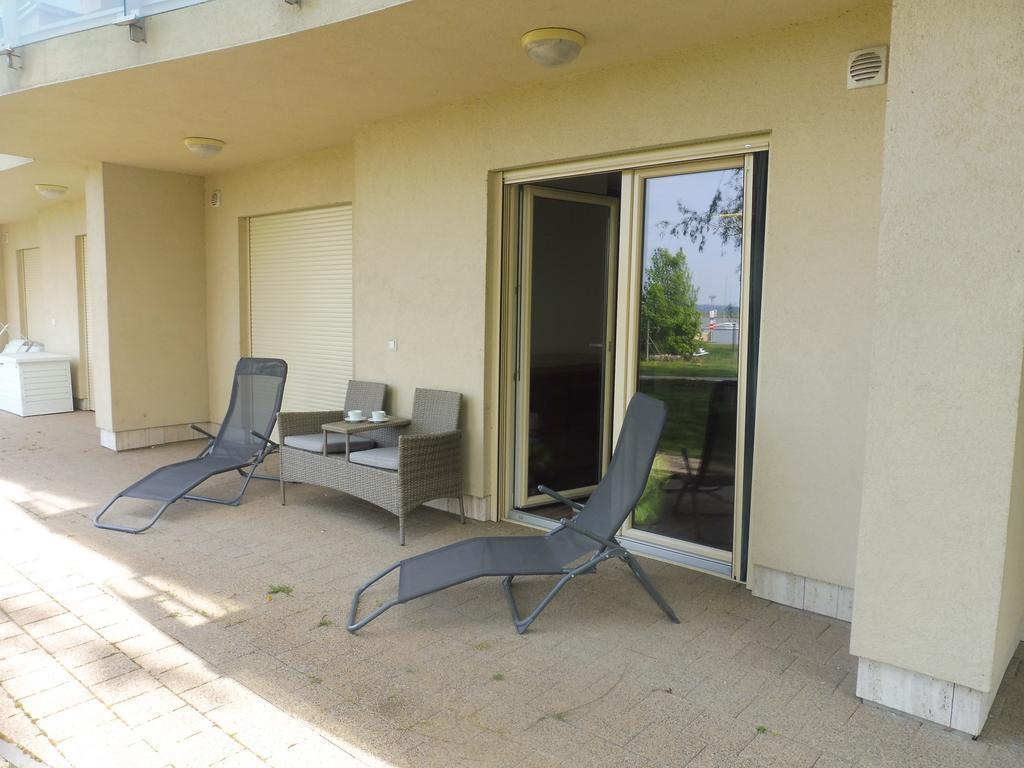 Azur Apartman Appartement Velence Buitenkant foto