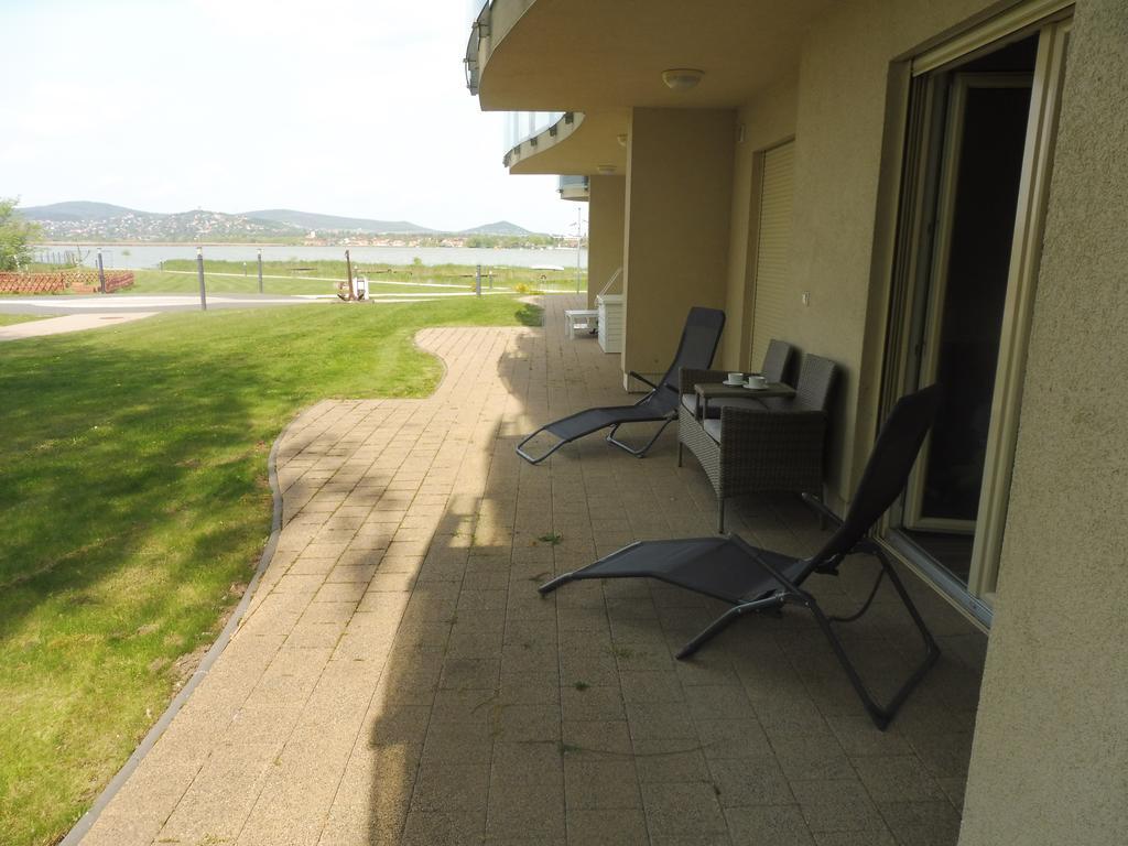 Azur Apartman Appartement Velence Buitenkant foto