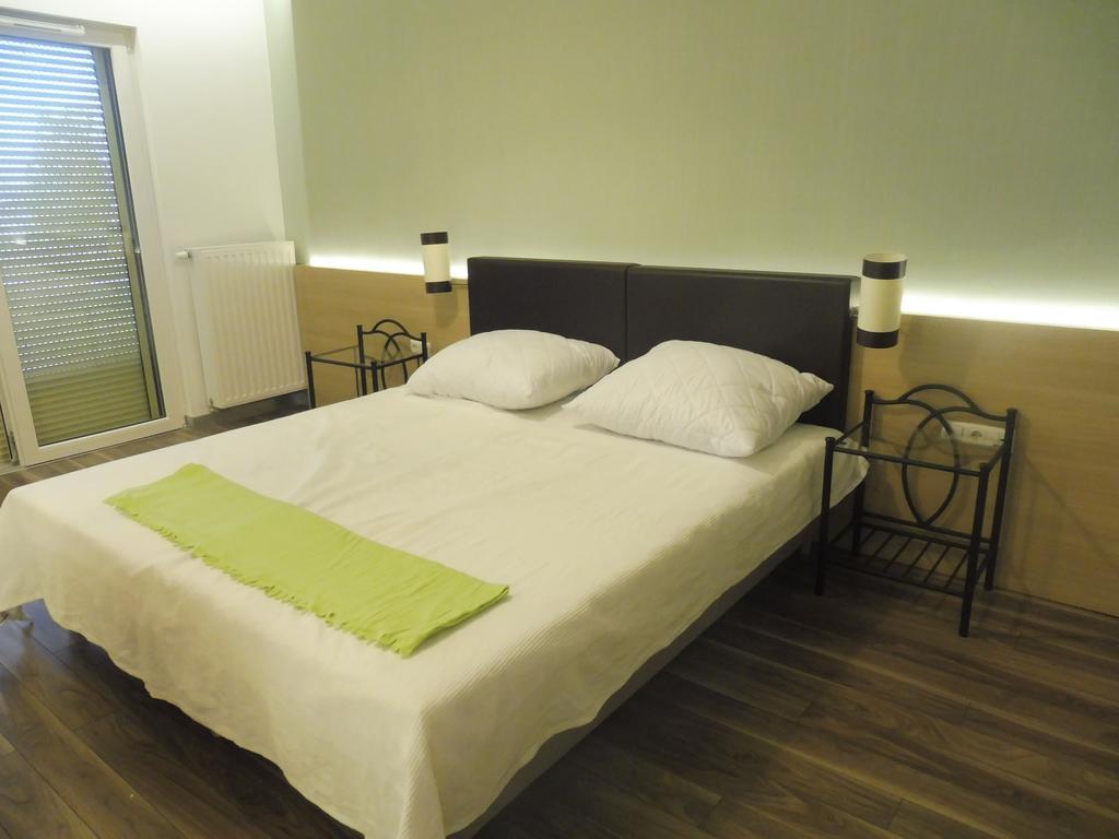 Azur Apartman Appartement Velence Buitenkant foto