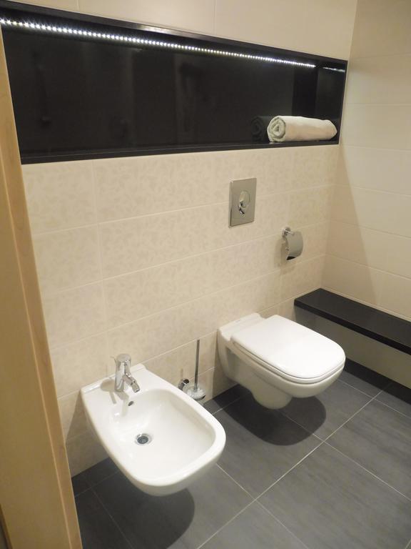 Azur Apartman Appartement Velence Buitenkant foto