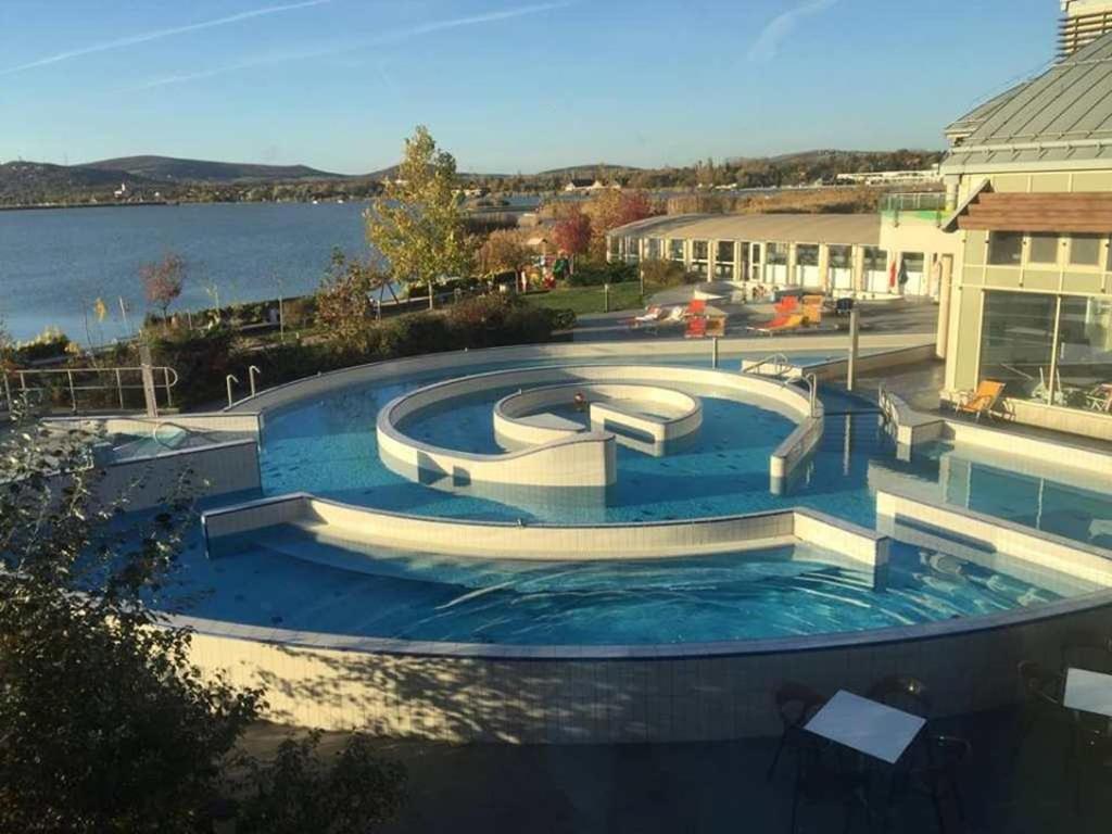 Azur Apartman Appartement Velence Buitenkant foto