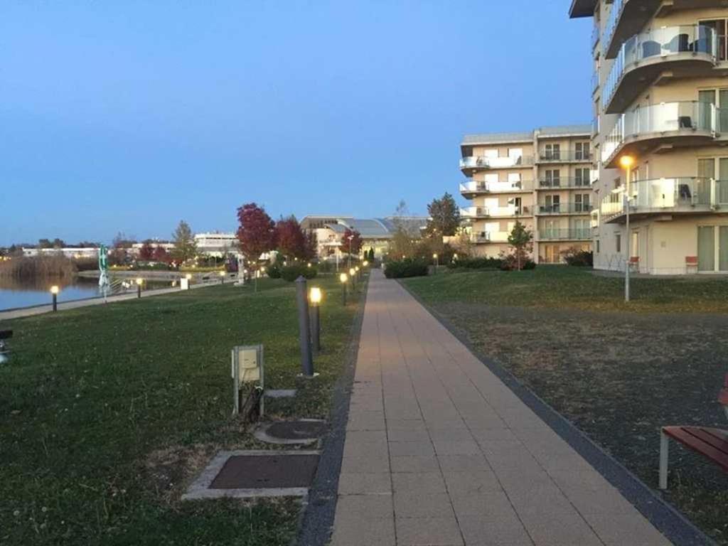 Azur Apartman Appartement Velence Buitenkant foto