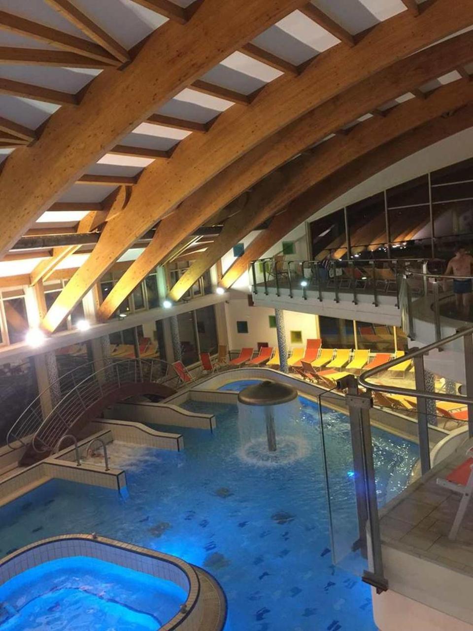Azur Apartman Appartement Velence Buitenkant foto
