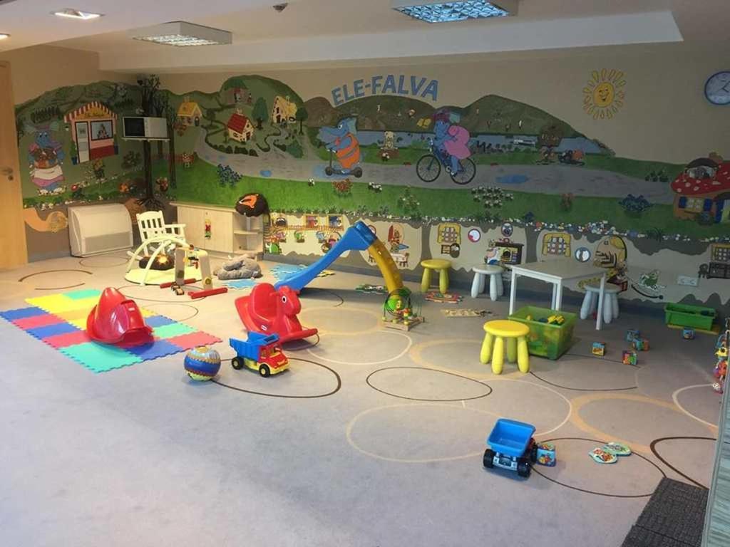 Azur Apartman Appartement Velence Buitenkant foto